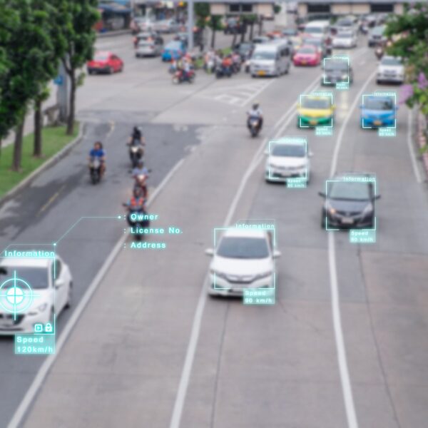 Ewolucja elektrycznych systemów wspomagania kierowcy – od ABS do automatycznego parkowania.