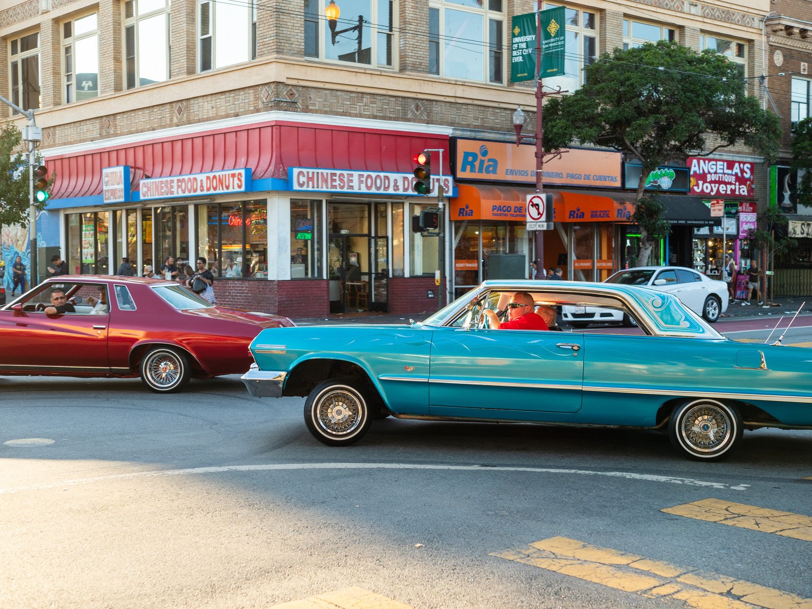 Powietrzne i hydrauliczne zawieszenie – porównanie i który rodzaj wybrać do swojego auta.