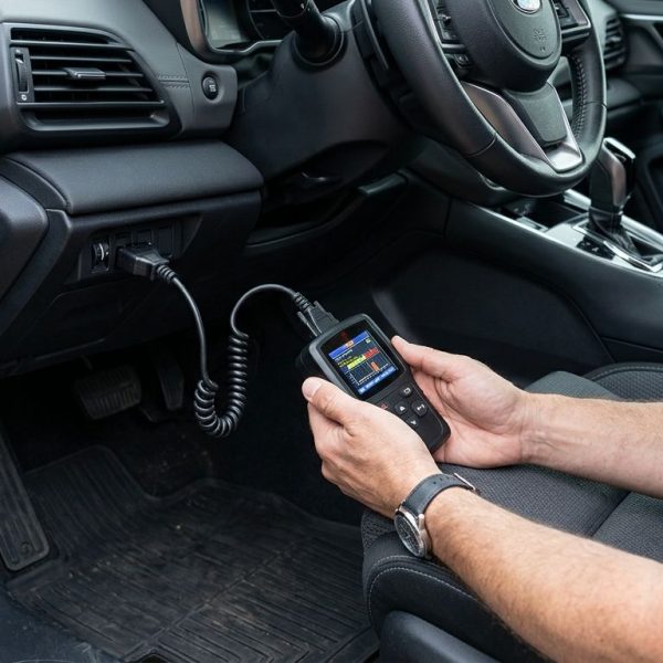 Jak samodzielnie odczytać kody błędów OBD2 w samochodzie?